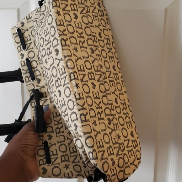 Dooney & Bourke handbag - Picture 4 of 8